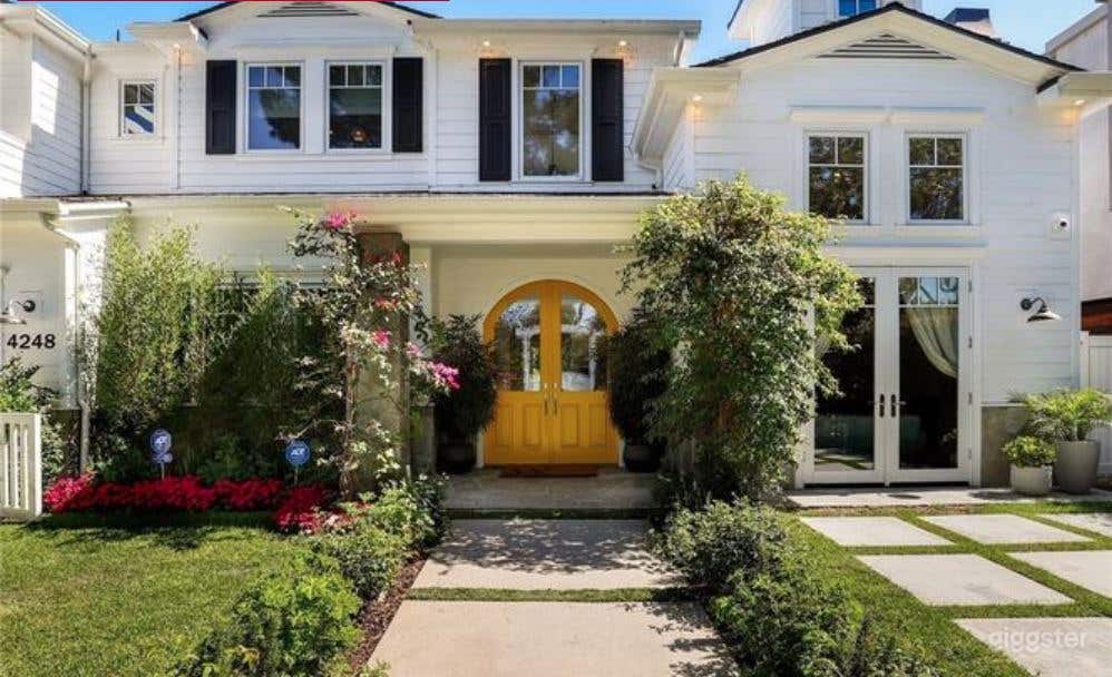 Cape Cod Home with Great Yard Photo 1