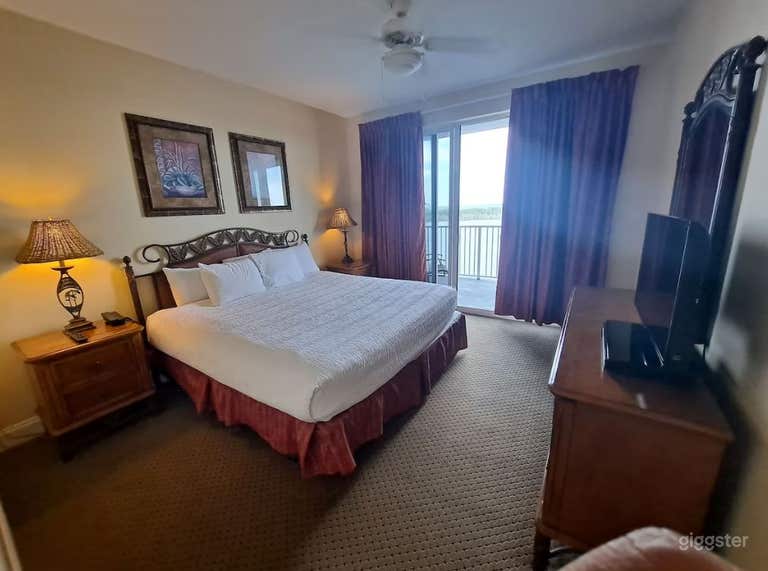  2BDR 2BTH Lake Front Condo Suite in Orlando, FL 