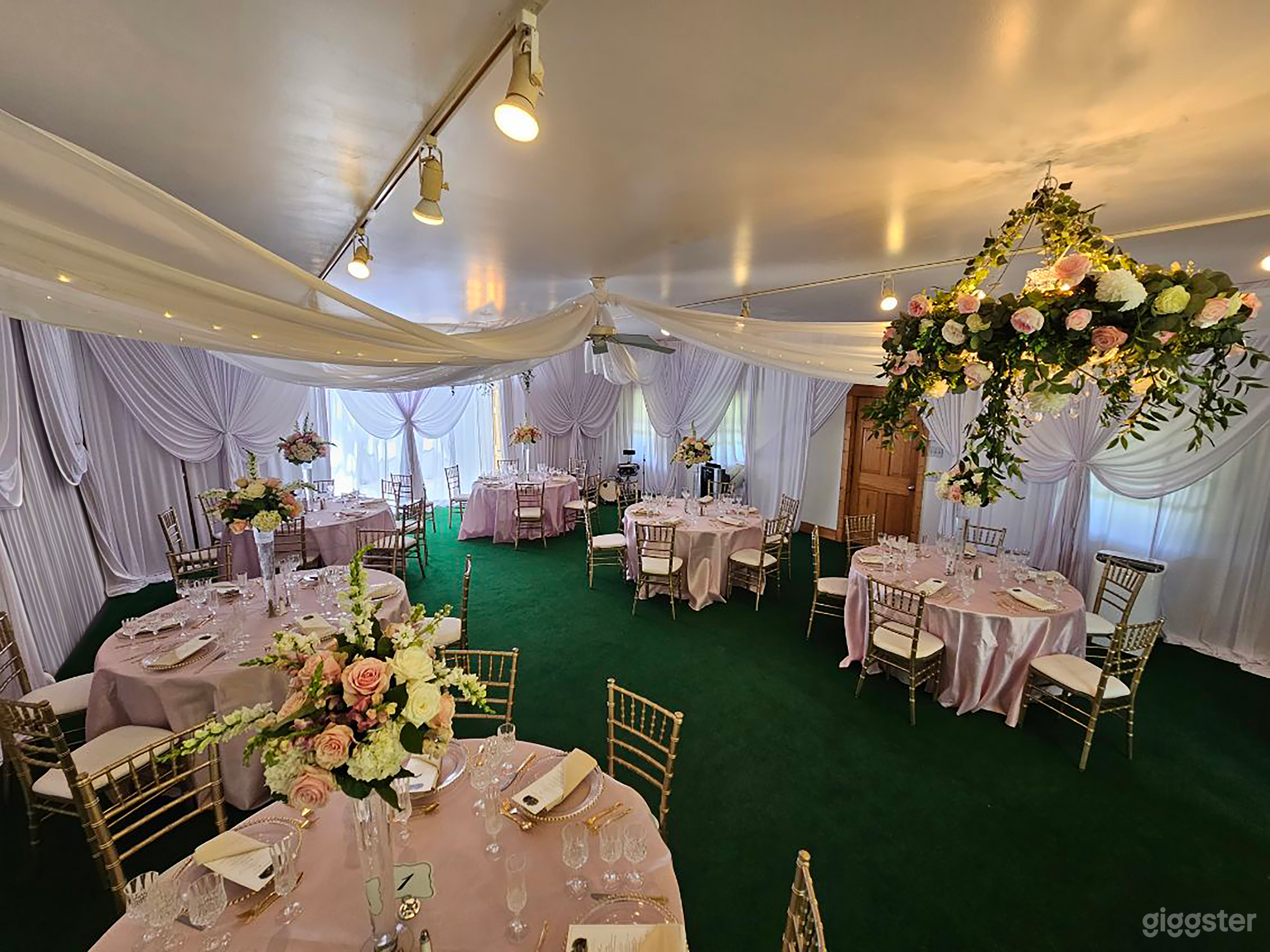 The Party Room at the Estate  Photo 4