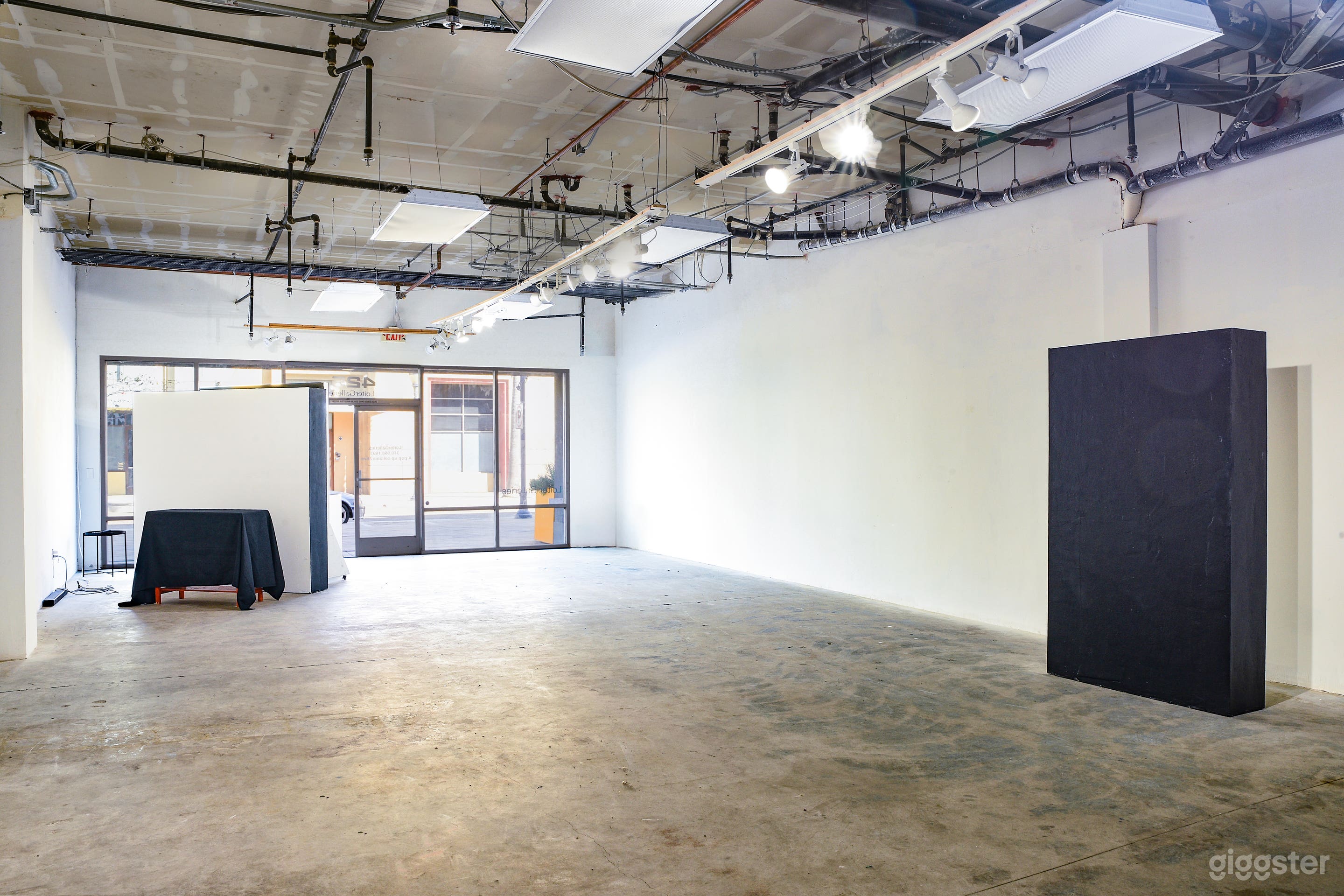 Gallery and Event Space in Long Beach Photo 3