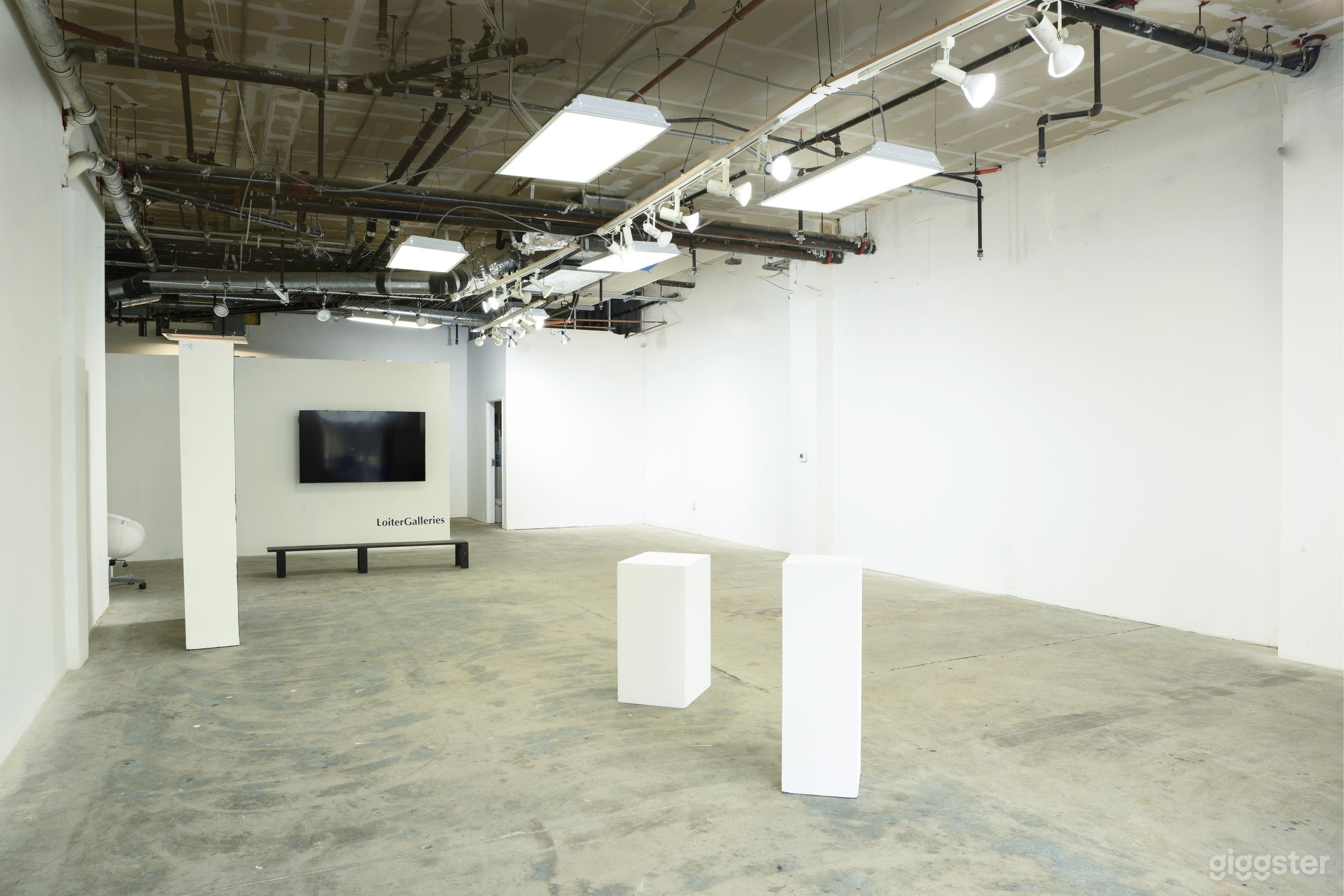 View towards rear.
Monitor can easily project images, videos and presentations. Clean , modern and a blank canvas for creativity