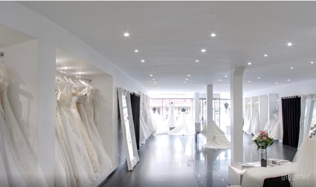 Large Open Plan Shop Photo 4