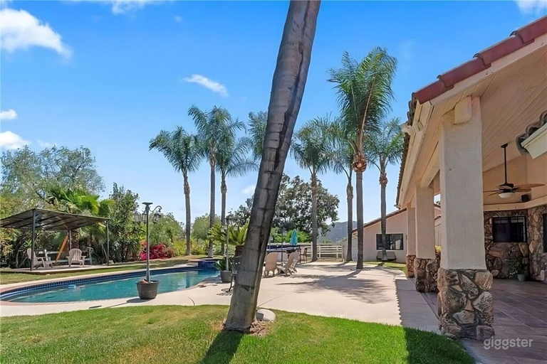  Beautiful, Spacious, Pool Home on 2 plus Acres! 