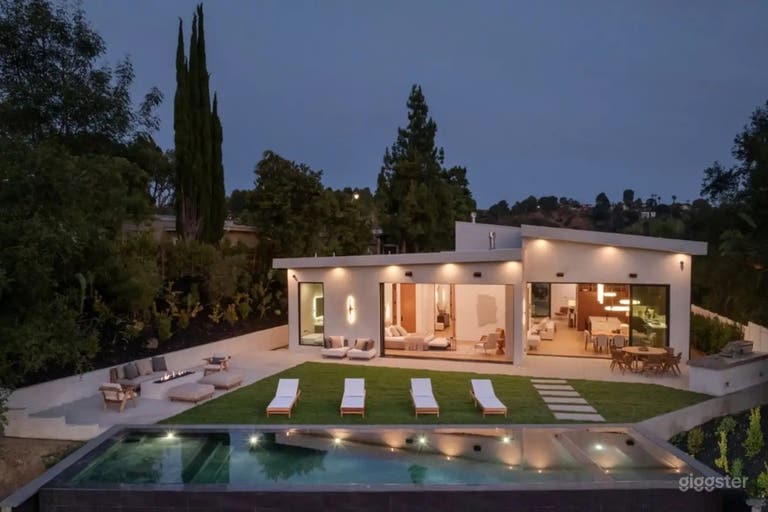  MODERN SKY RANCH INFINITY POOL 