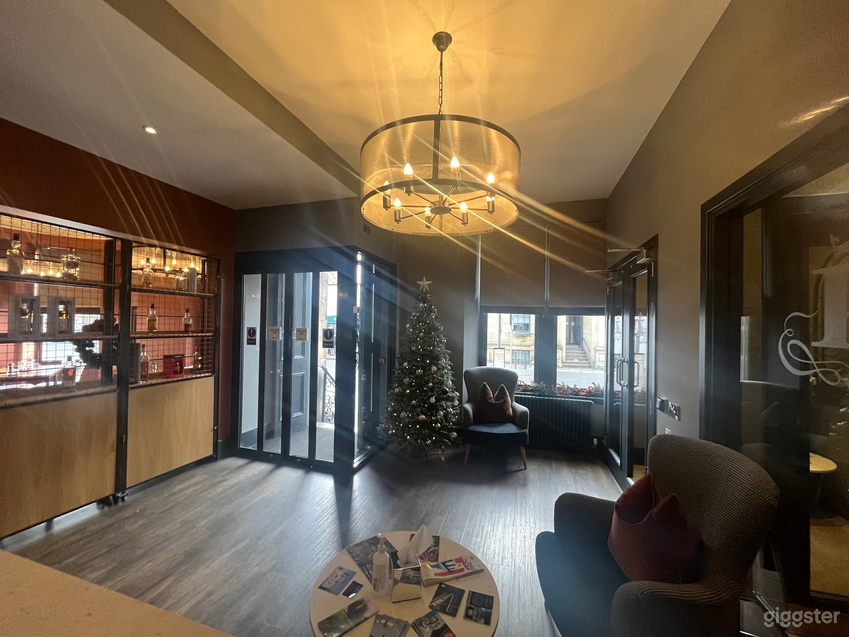 Chic Lobby Venue Photo 4