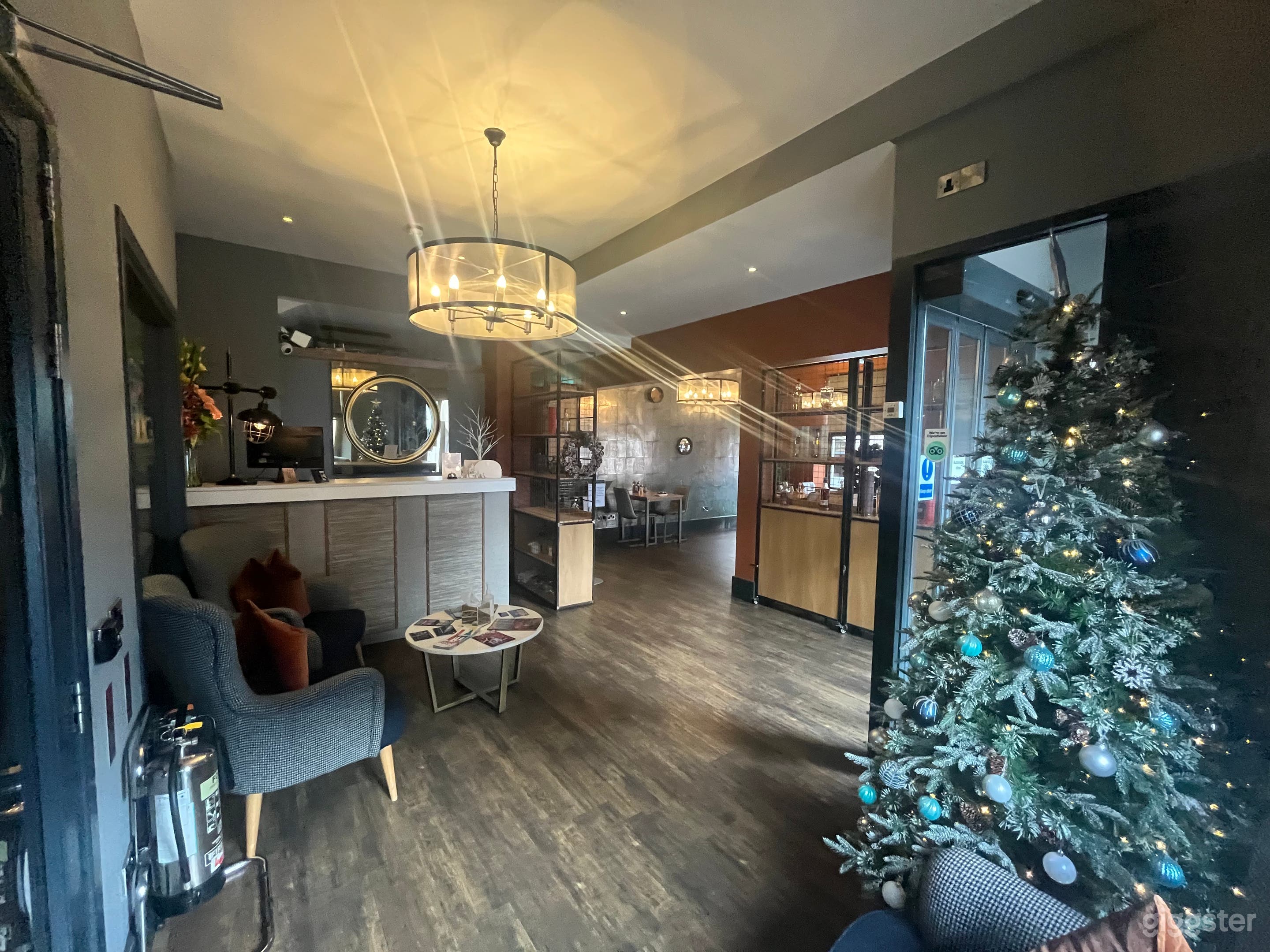 Chic Lobby Venue Photo 1