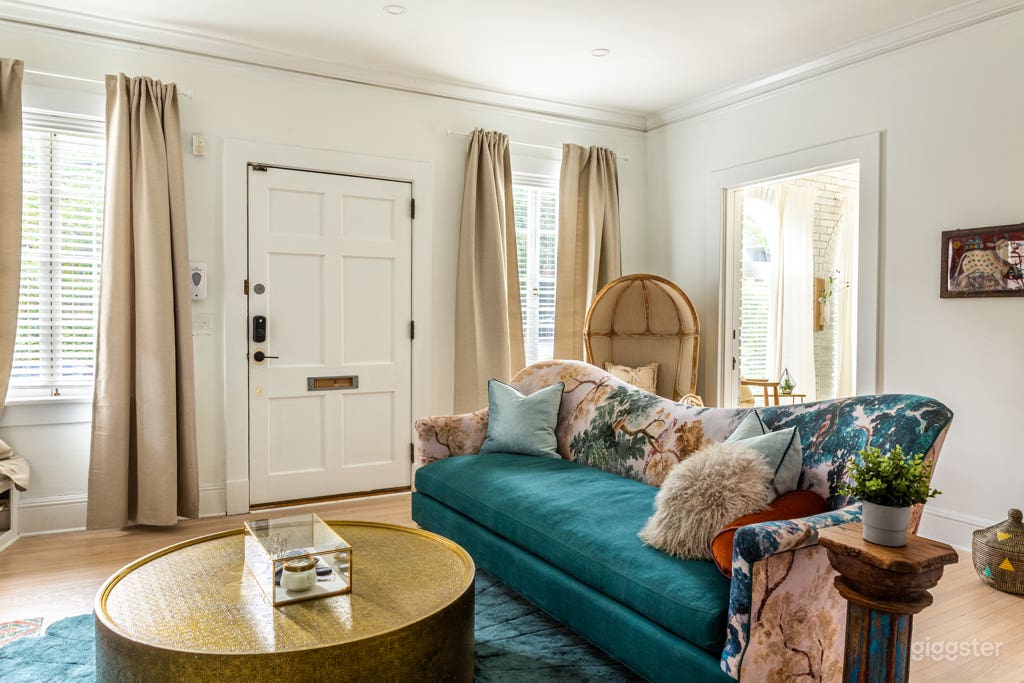 Blithely Baroque | High-end Rental Apartment Photo 2