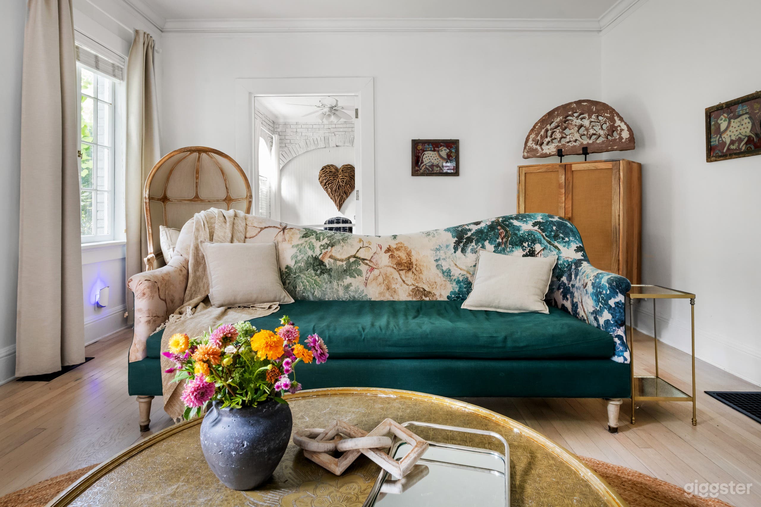 Blithely Baroque | High-end Rental Apartment Photo 3