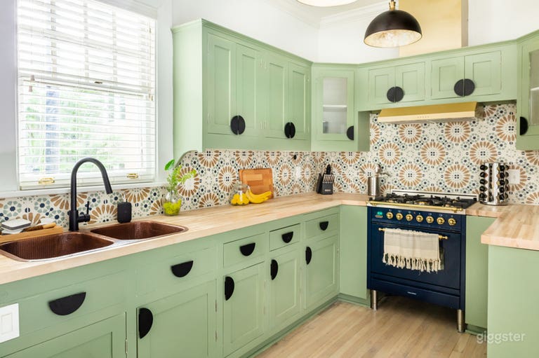  Blithely Baroque | High-end Rental Apartment 