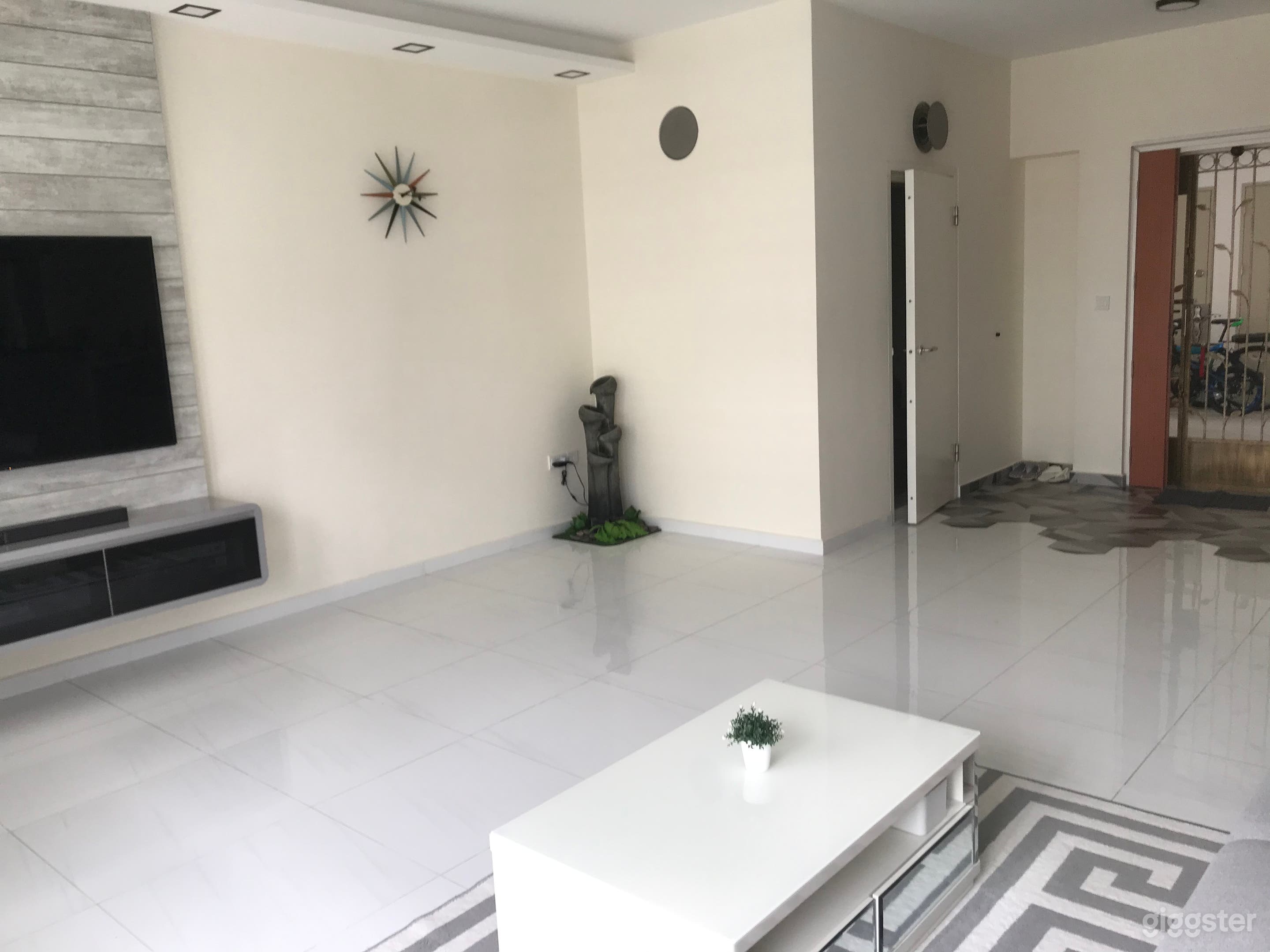 5 room cosy unit in Woodlands Photo 3