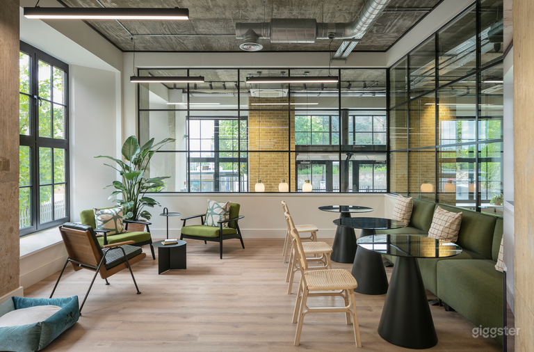  Co-working and Office Desk in North London  