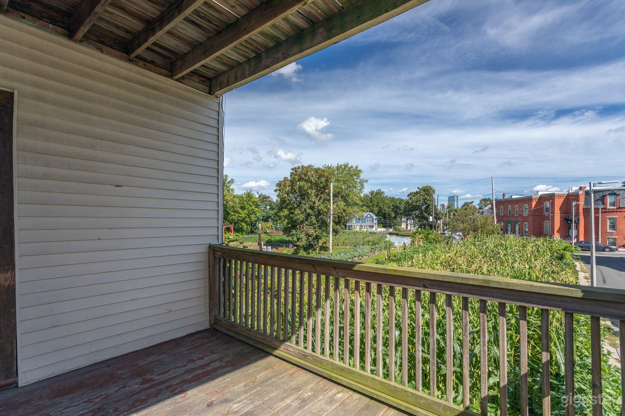 Film-Ready 3-Family with Authentic Boston Backdrop Photo 2