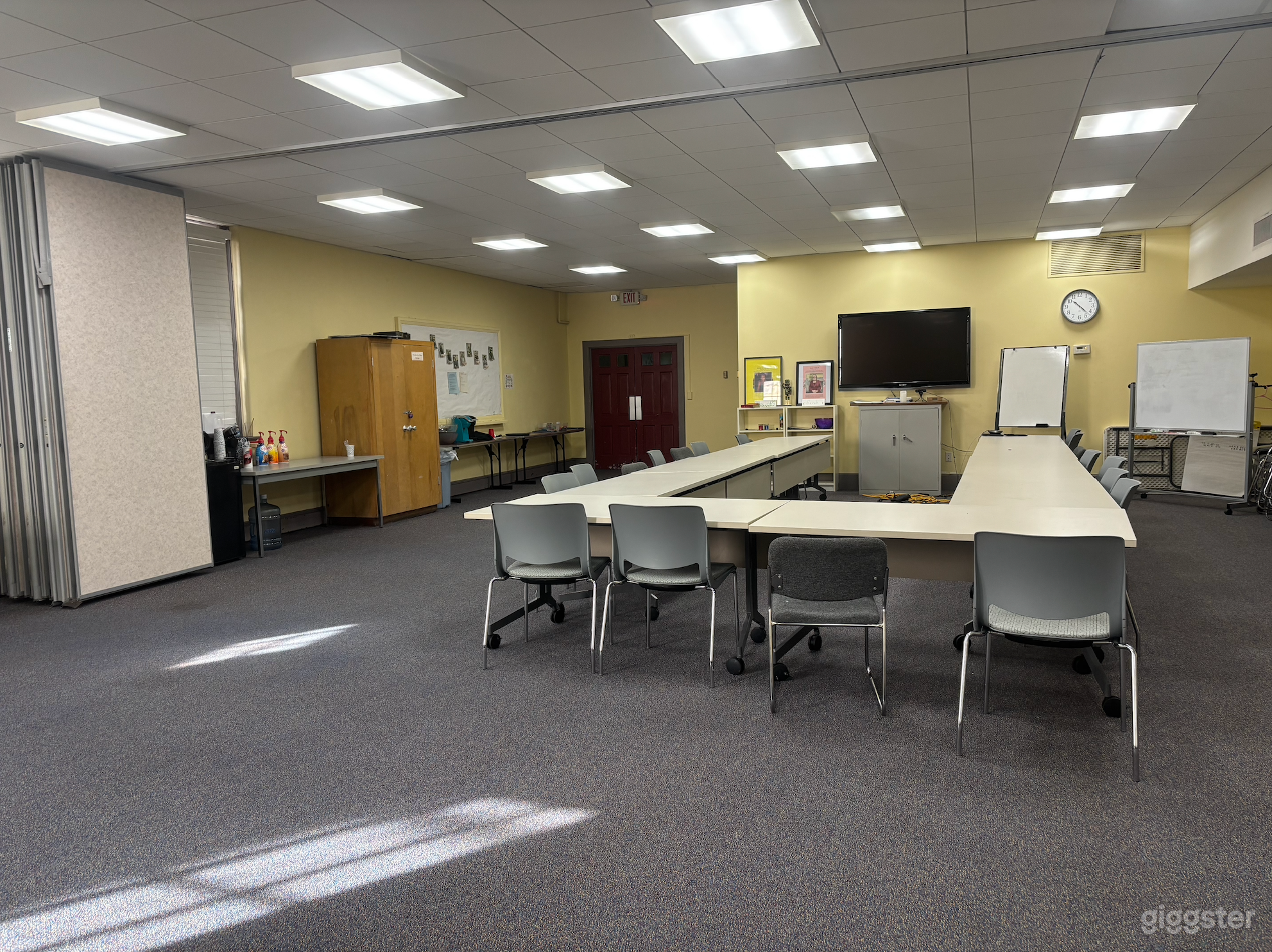 The Gathering Room 3 Photo 4