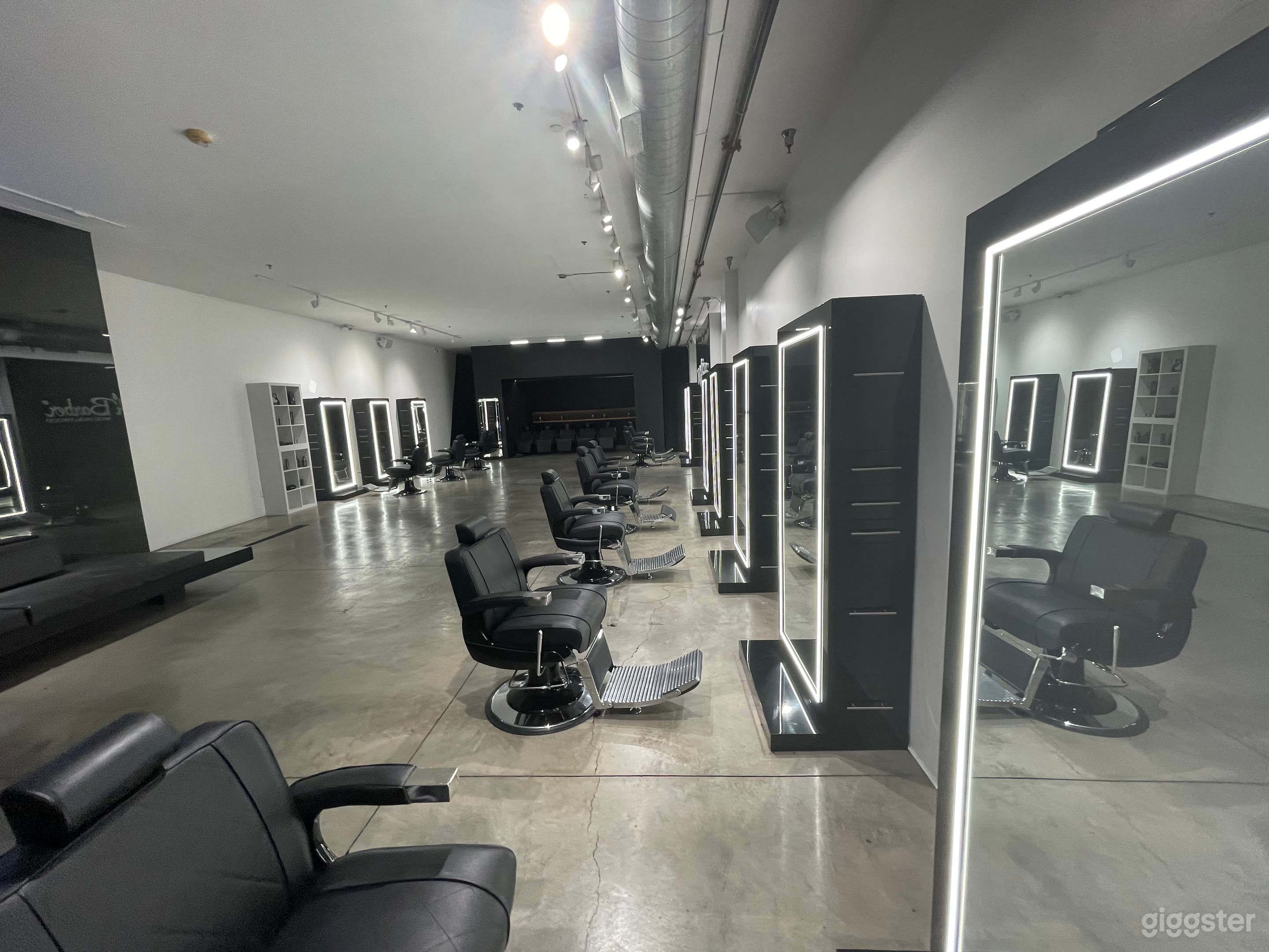 Luxury Modern Barbershop  Photo 3