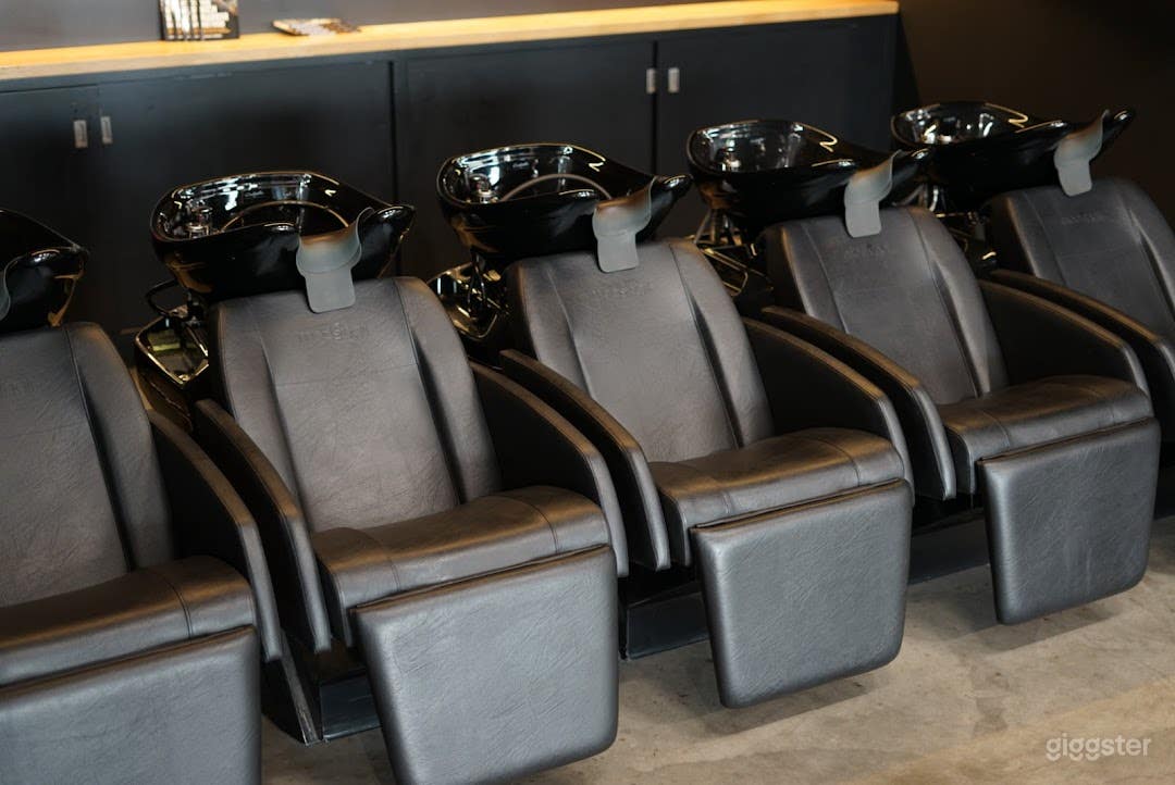 Luxury Modern Barbershop  Photo 1