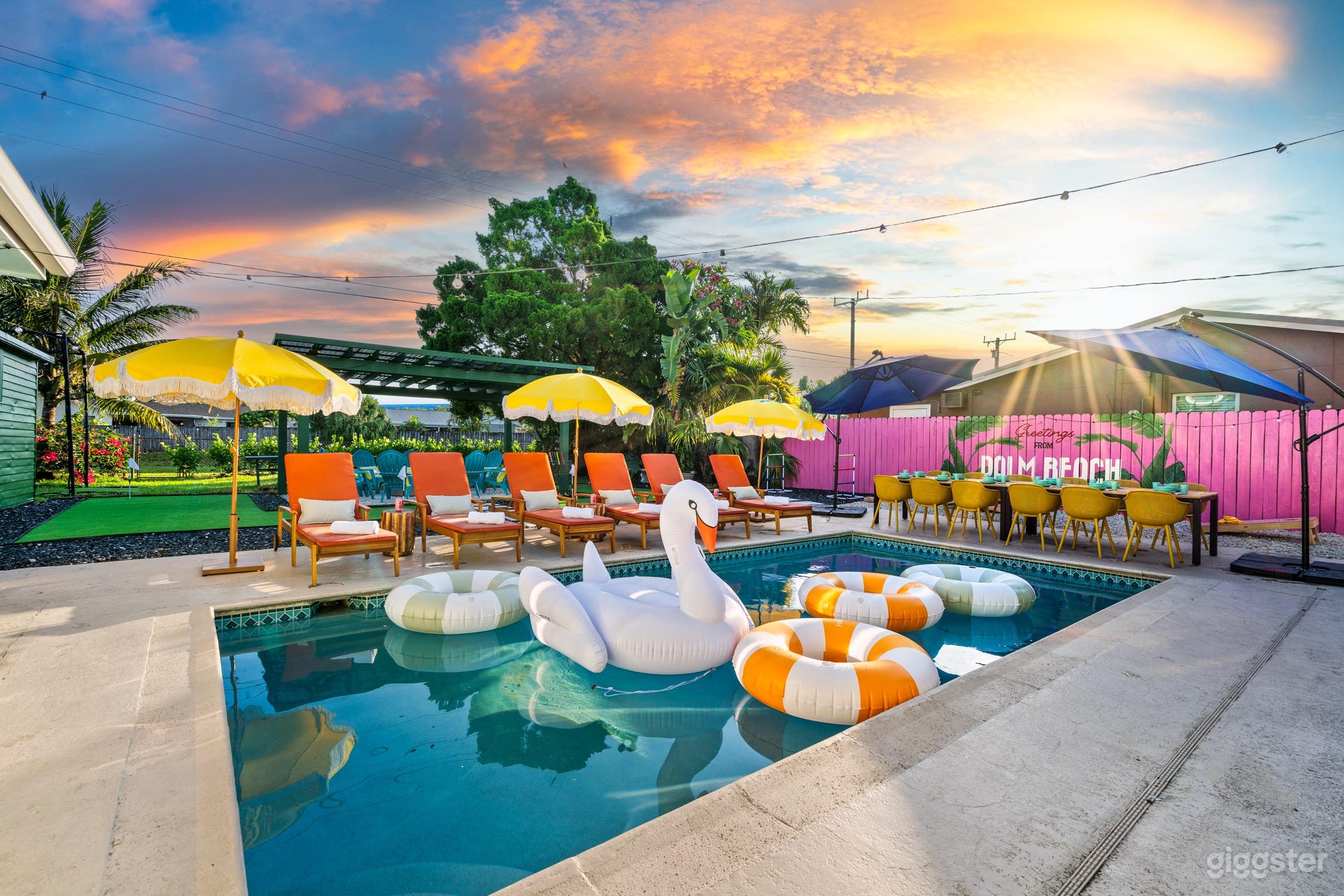 Colorful Pool House w/ Pink Mural, Putting Green & Fire Pit Photo 3
