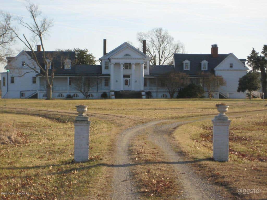 Historical Georgian Mansion Photo 1