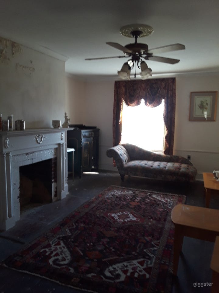 Historical Georgian Mansion Photo 4