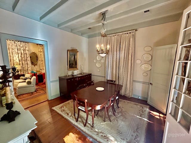 King of Hearts - Unit A Photo 2