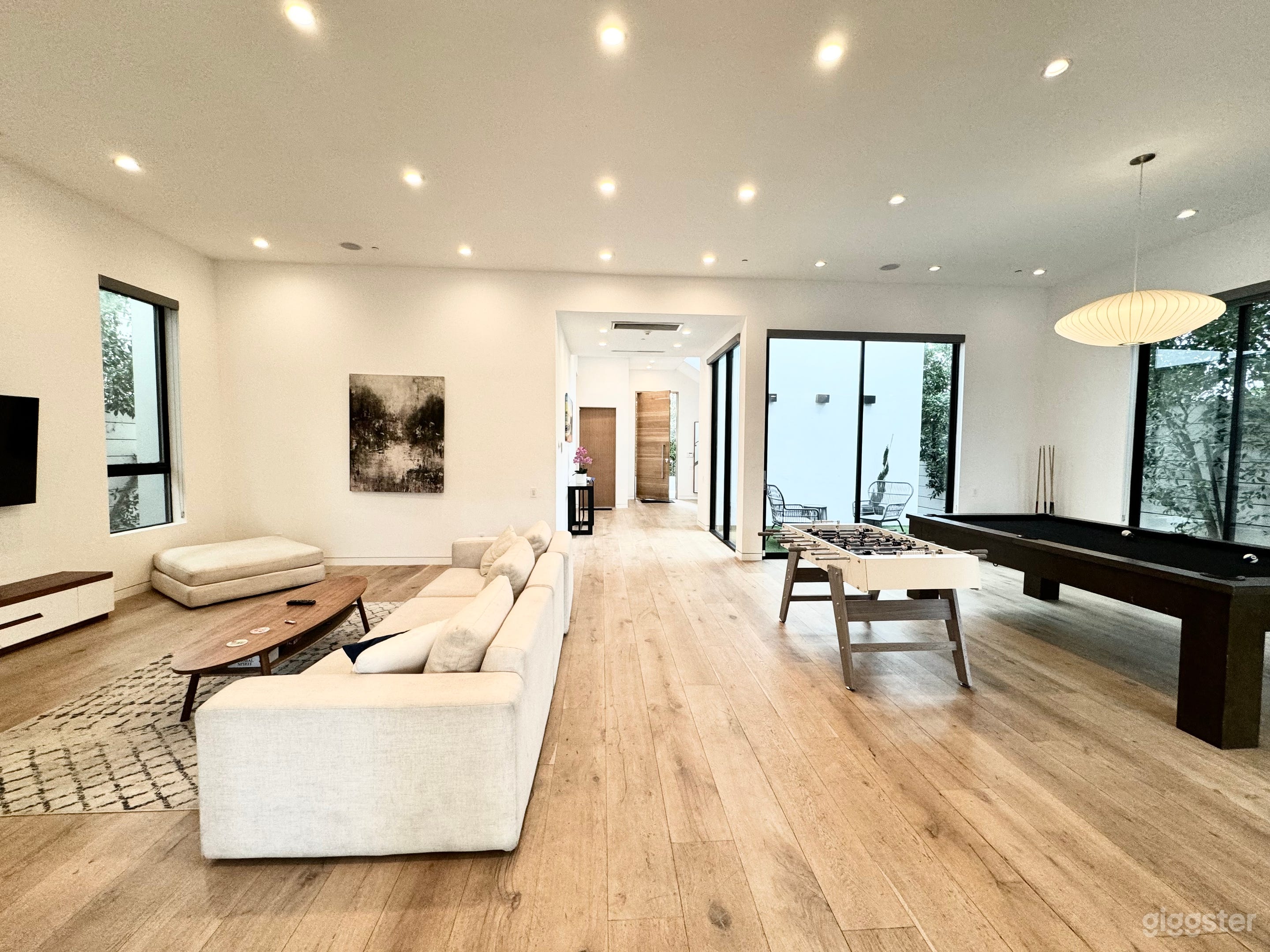 Contemporary Modern Mansion Central WEHO Photo 3