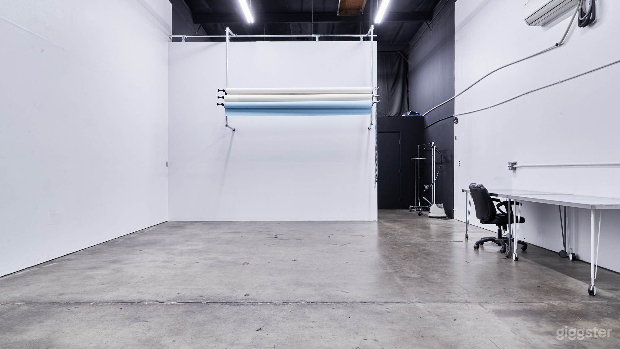 Air-Conditioned Creator Space for Photo/Video Photo 3