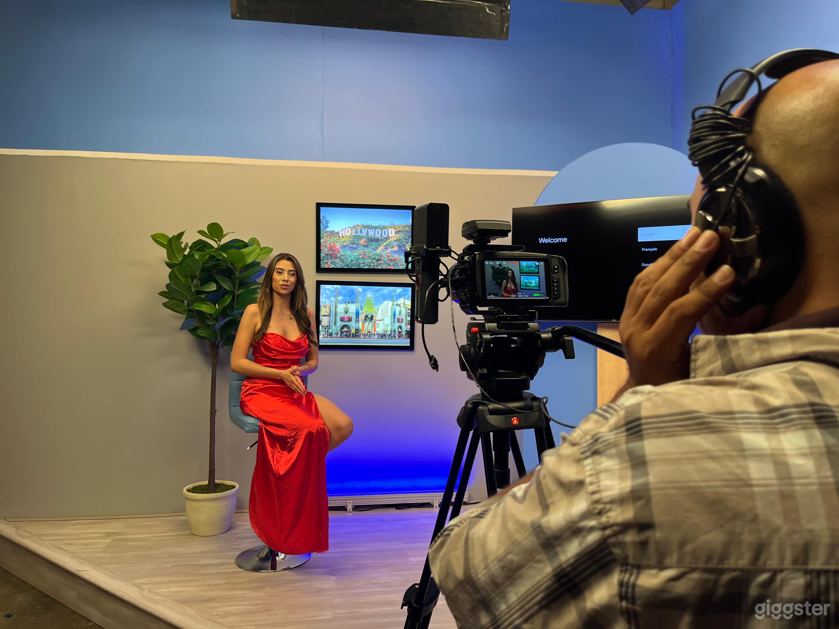 Talk Show Interview Standing Set Photo 4