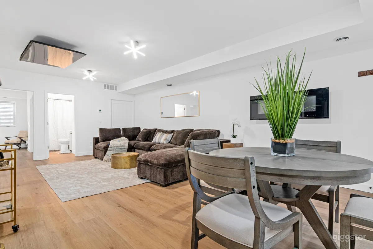 Cozy 2-bedroom Apt Photo 3