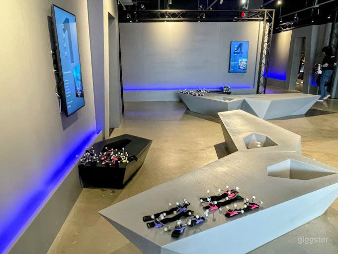 Modern &amp; Futuristic VR Space in San Ramon Photo 4