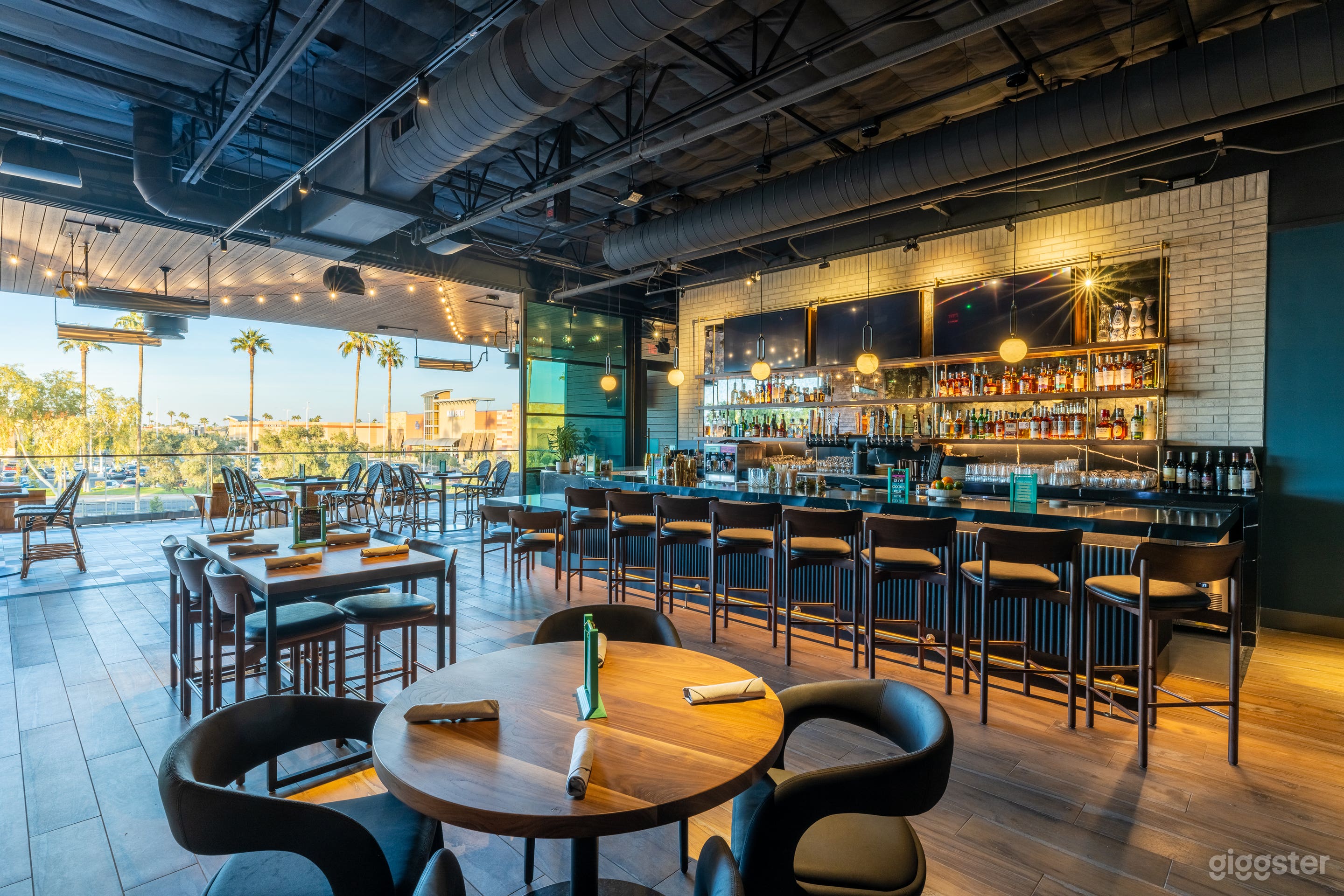 The Full Monty - Drink, Dink, Dine Photo 4