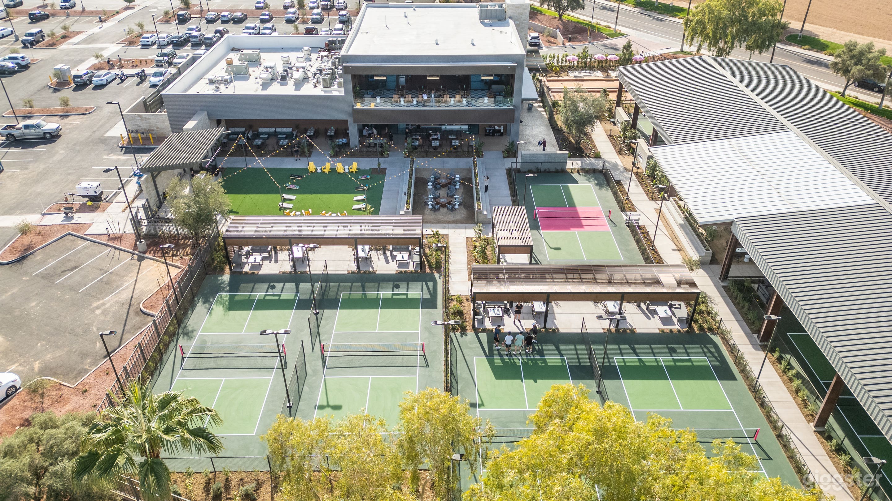 The Full Monty - Drink, Dink, Dine Photo 1