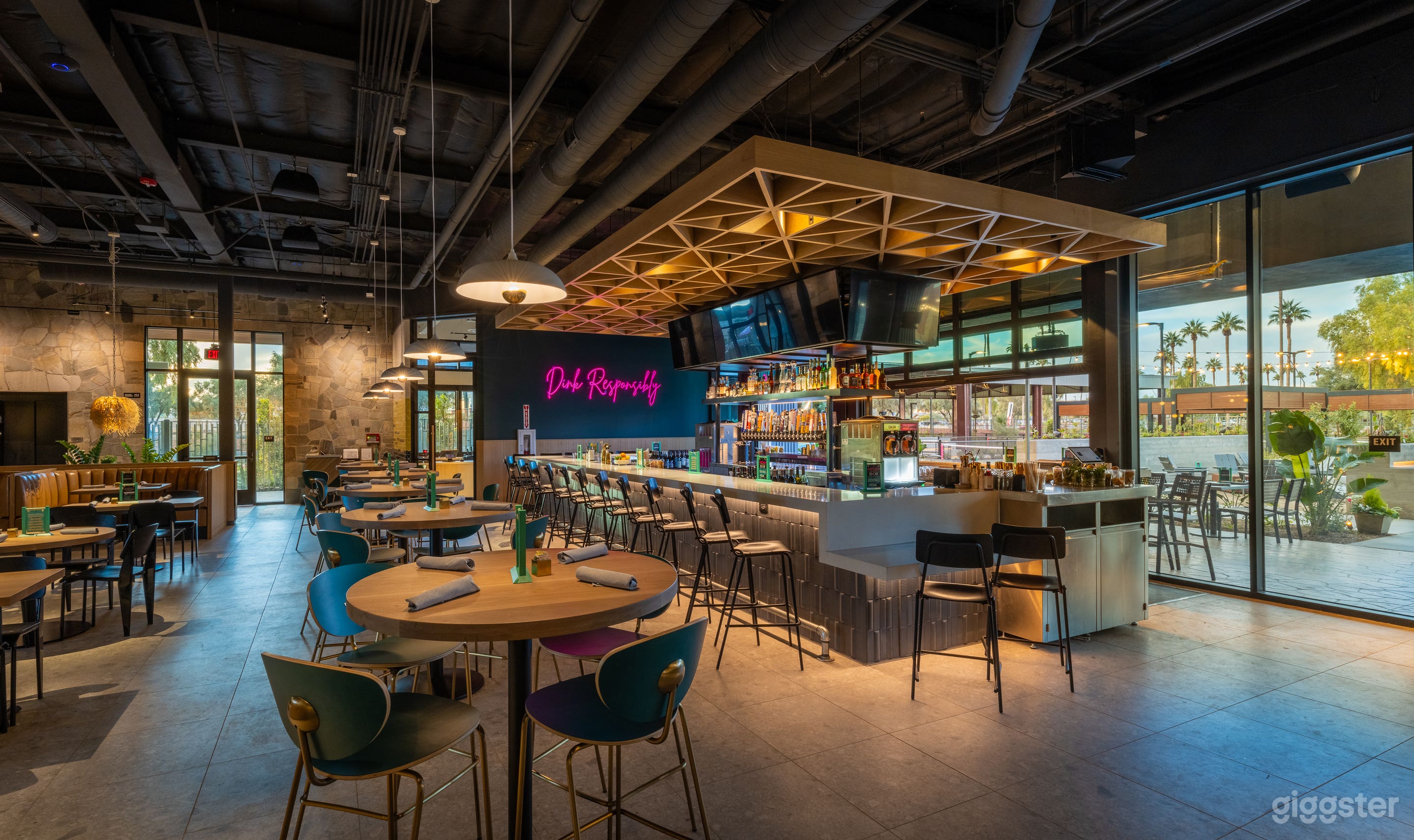 The Full Monty - Drink, Dink, Dine Photo 3