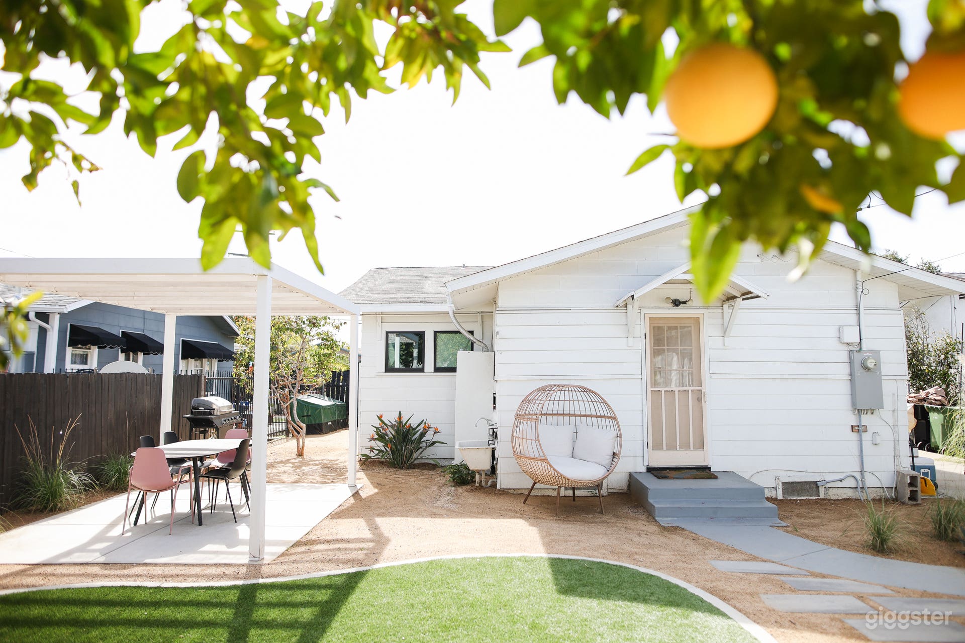 Eclectic 1920’s Bungalow with Desert-Inspired Back Photo 3