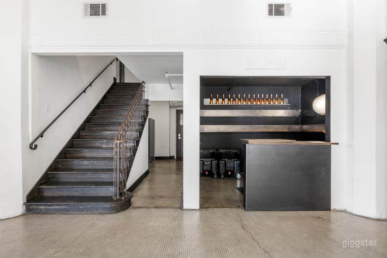  Elegant Vintage DTLA Creative Space with Parking 