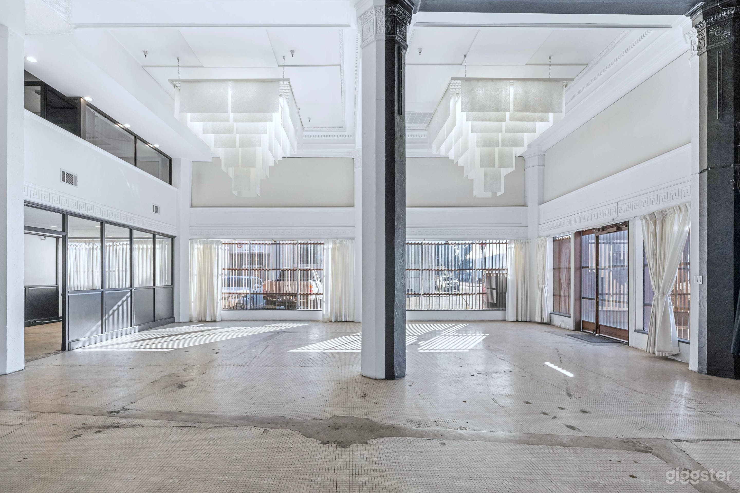 Main room - 35’x36’