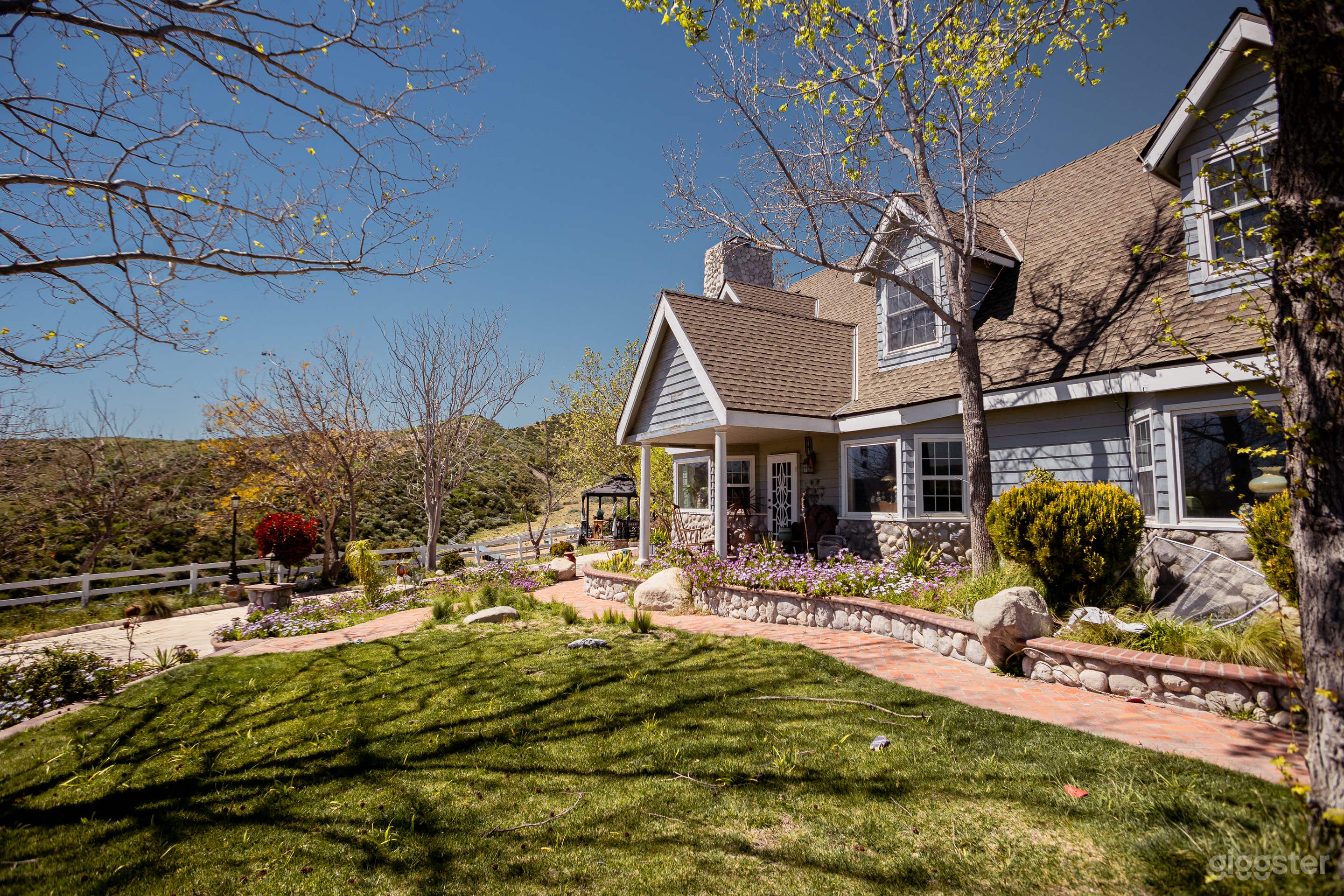 Unique Ranch House with stunning 360 views Photo 1