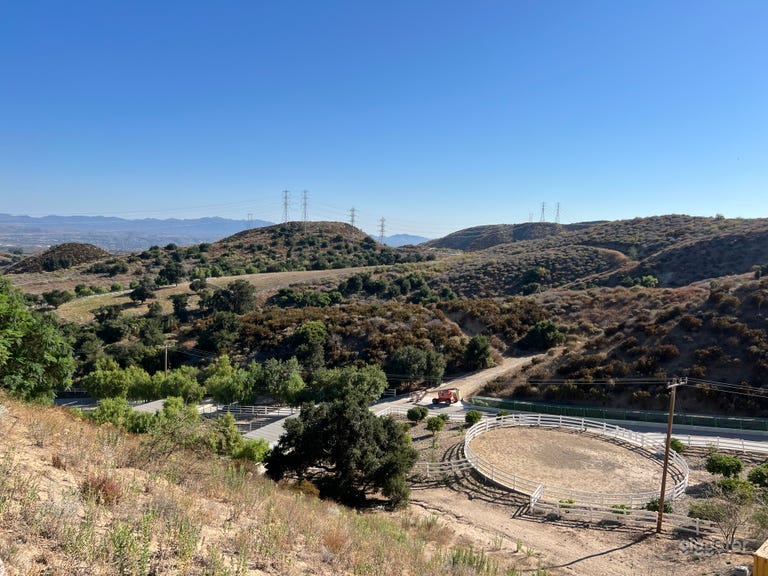  Unique Ranch House with stunning 360 views 