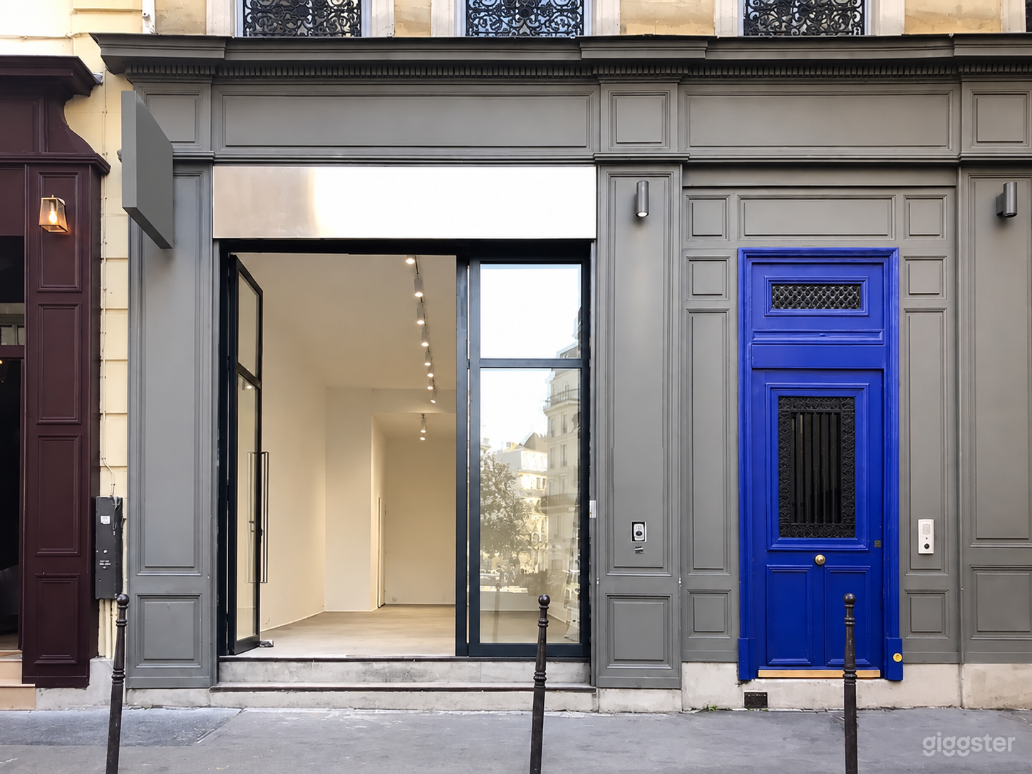 Photo de Galerie intime et espace showroom 1