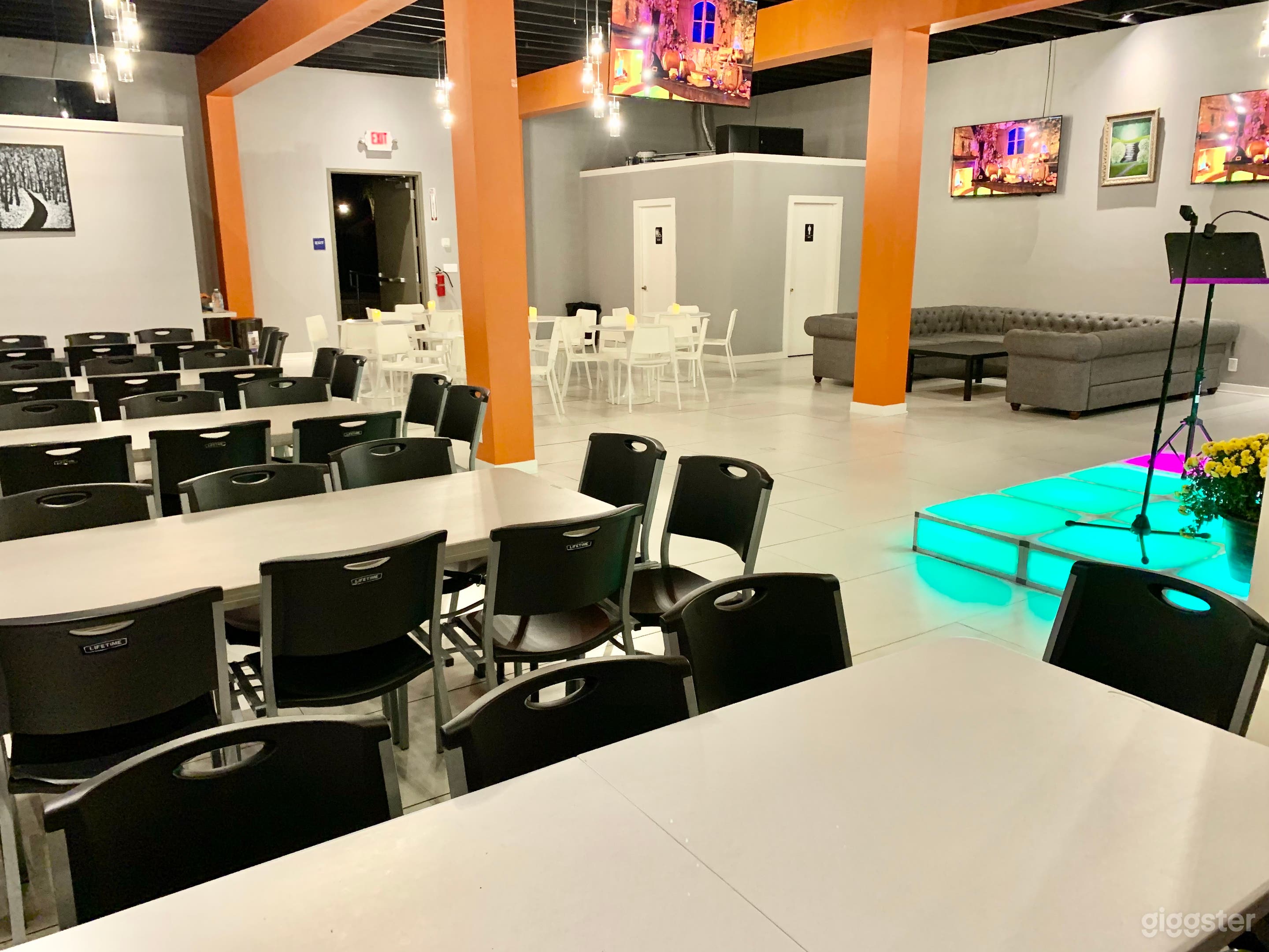 Lounge with Smart Stage, Back Terrace + Parking Photo 4