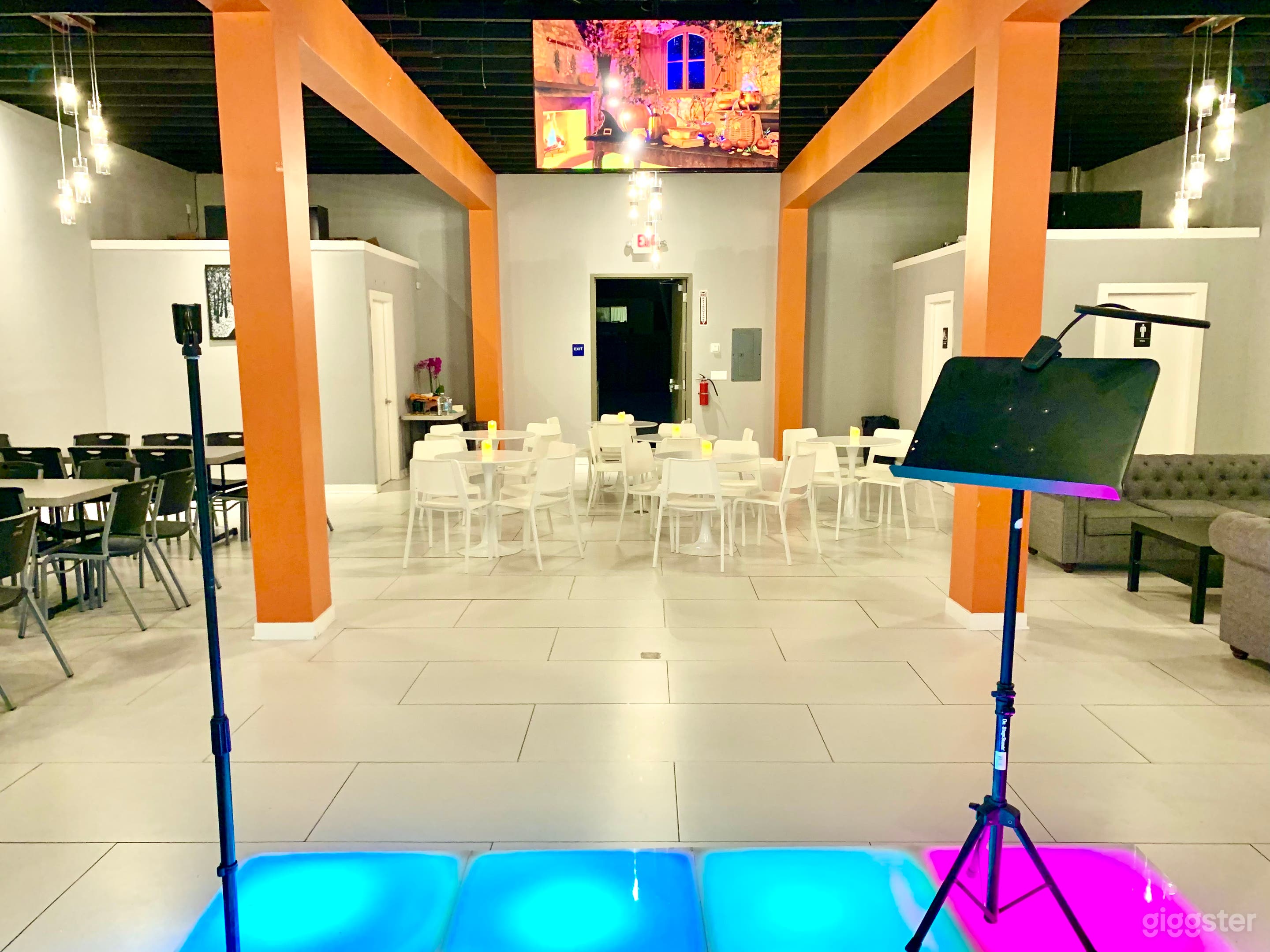 Lounge with Smart Stage, Back Terrace + Parking Photo 2