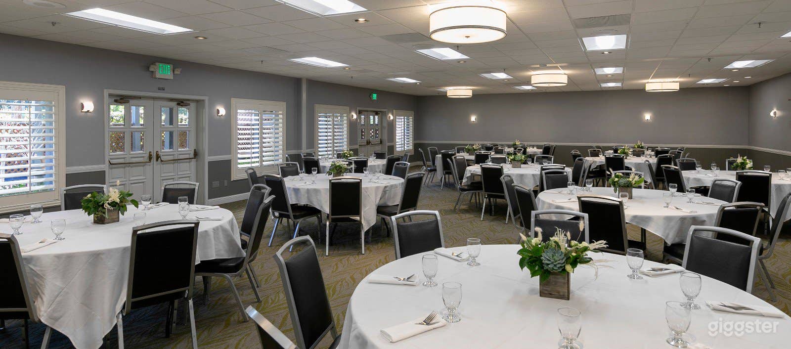 Charming Hotel Event Hall Photo 1