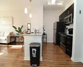  Splendid 1BR Downtown Retreat 