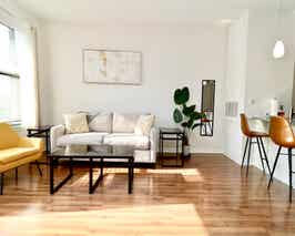  Splendid 1BR Downtown Retreat 