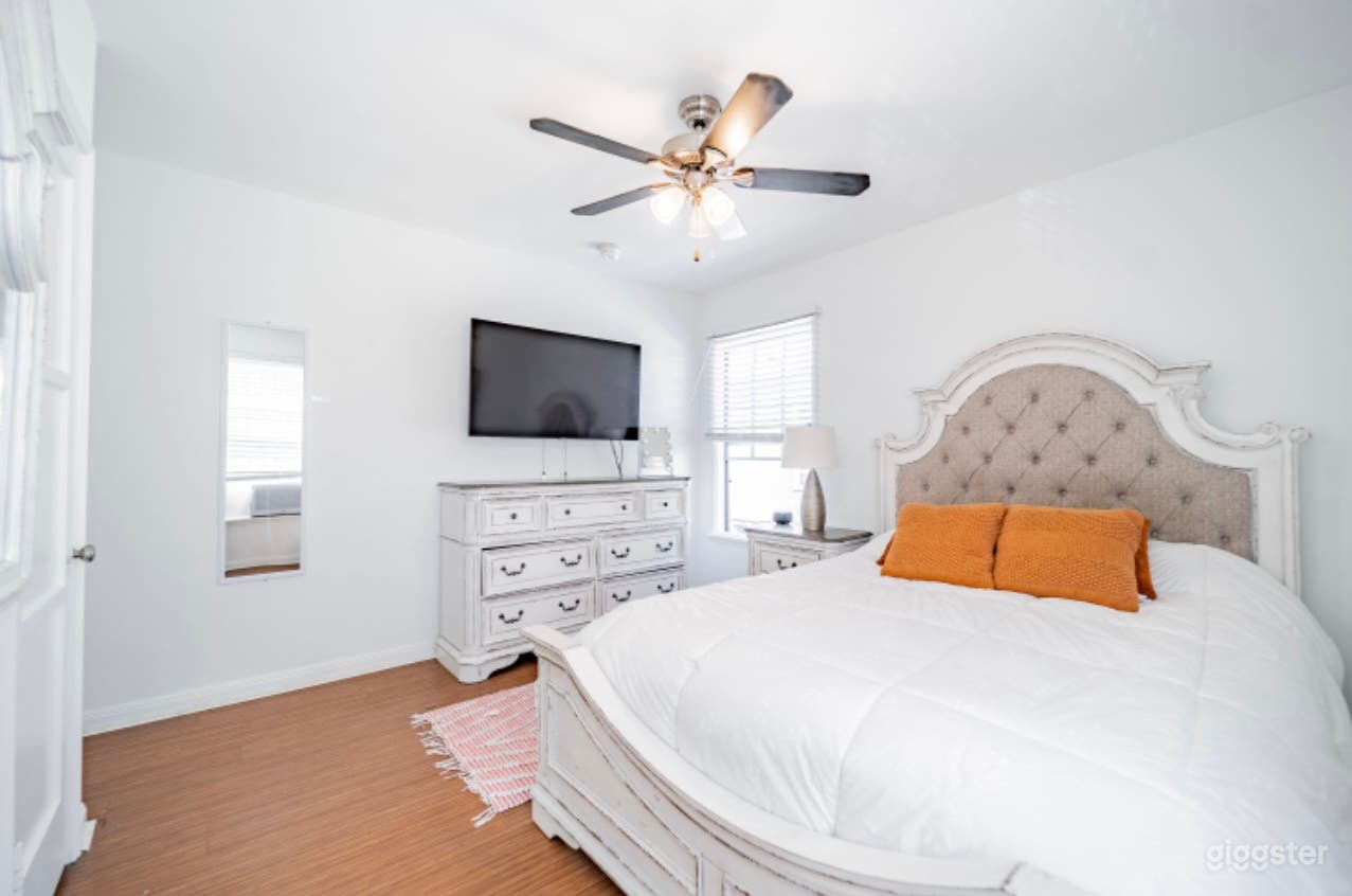 Heart of Los Angeles  Photo 4