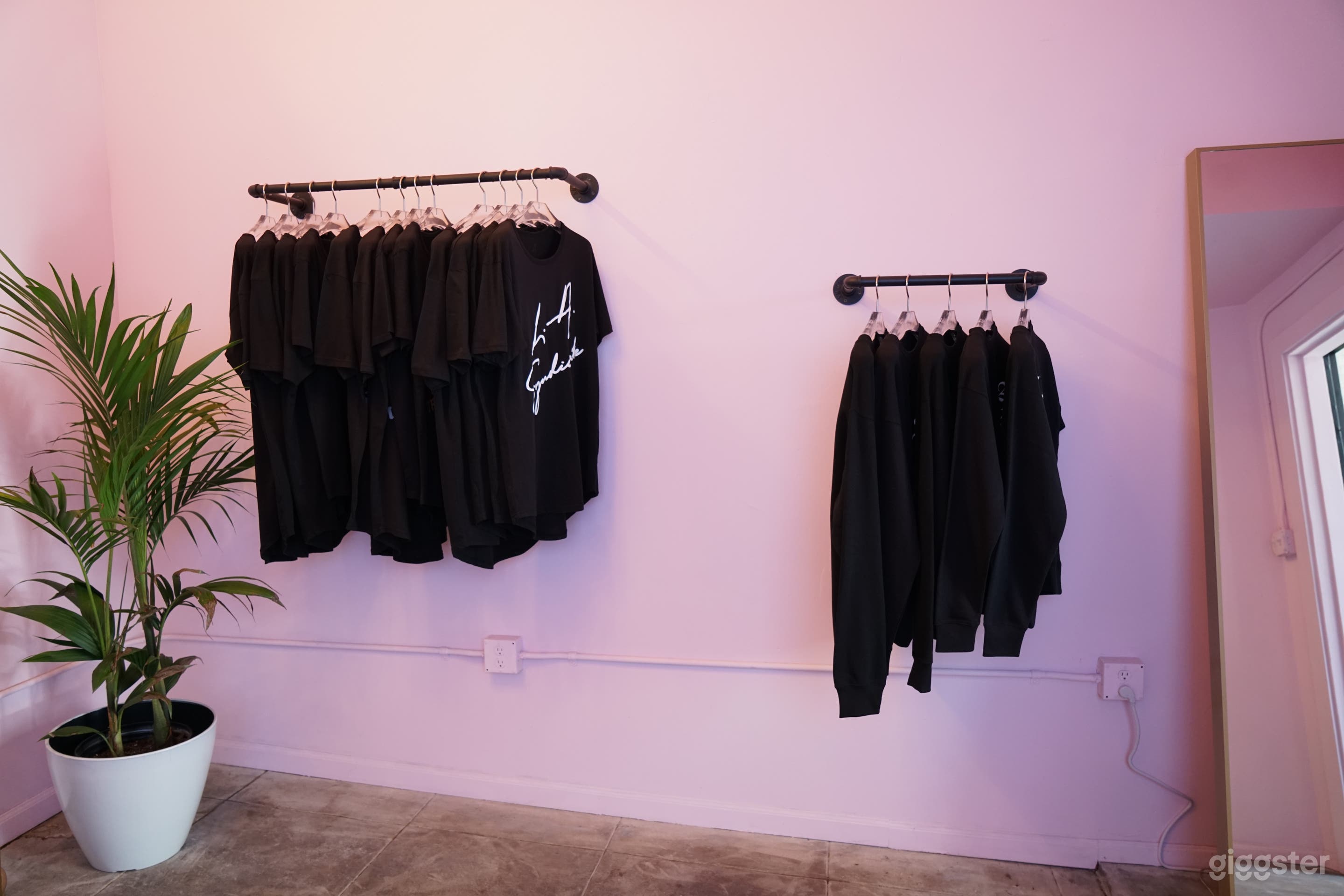 POP-UP/ GALLERY / CREATIVE SPACE  Photo 4