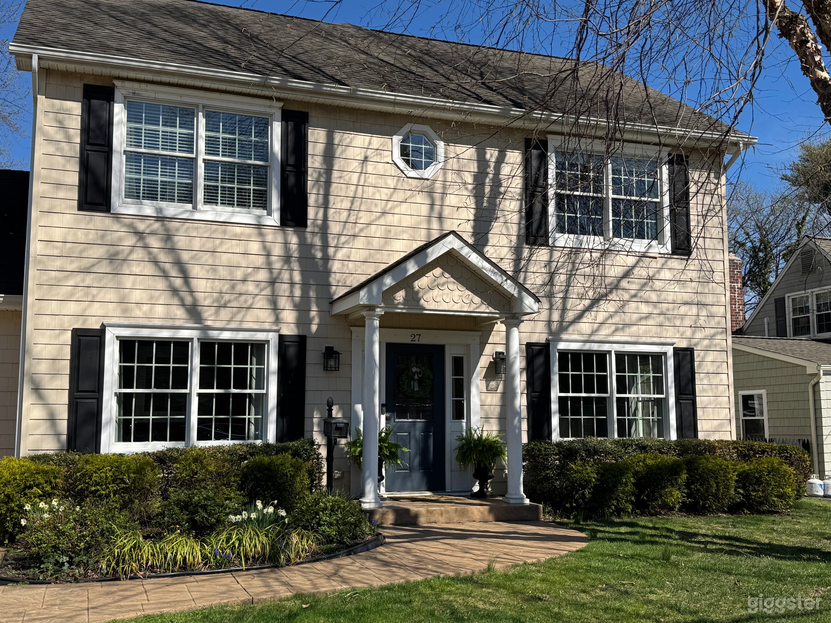 Charming Home in Wholesome Town at the Shore Photo 3