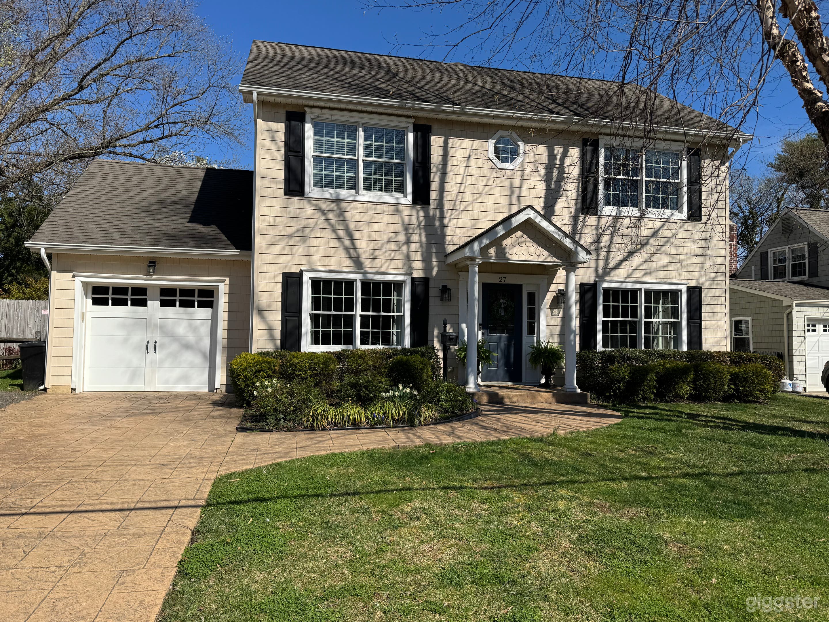 Charming Home in Wholesome Town at the Shore Photo 1