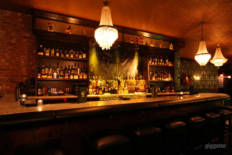  Chic Hollywood Lounge 