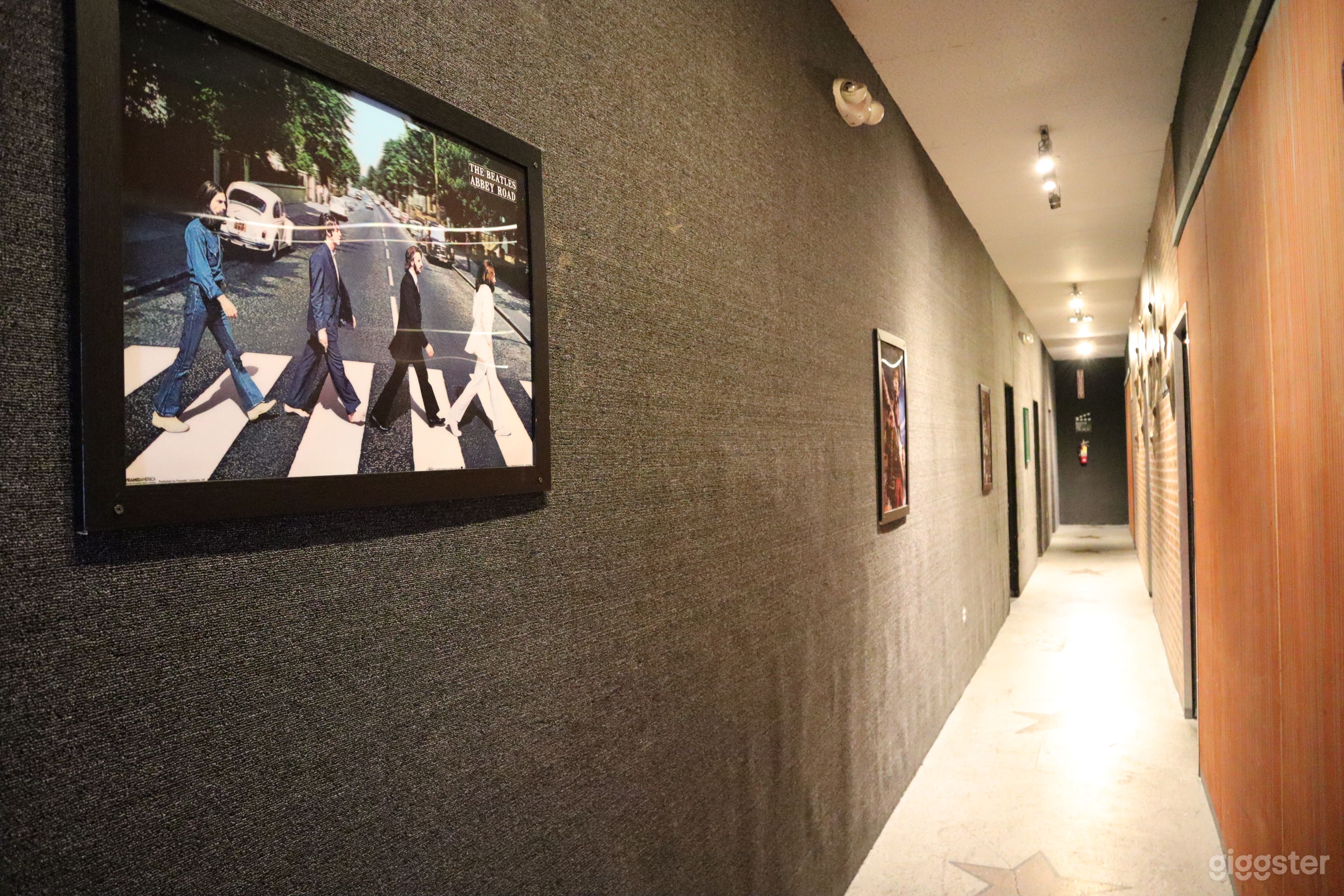 Huge Rehearsal Space Photo 4