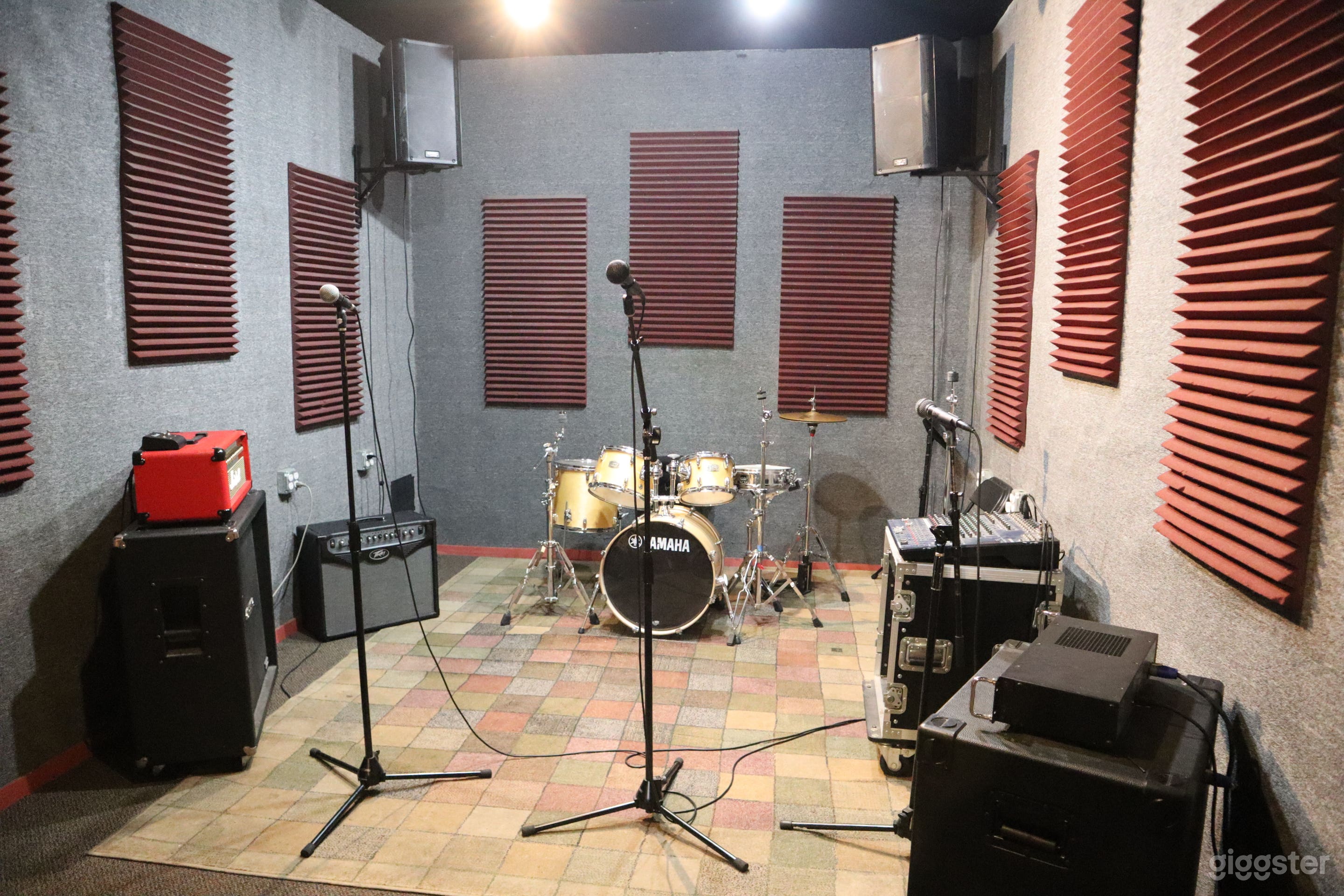 Huge Rehearsal Space Photo 2