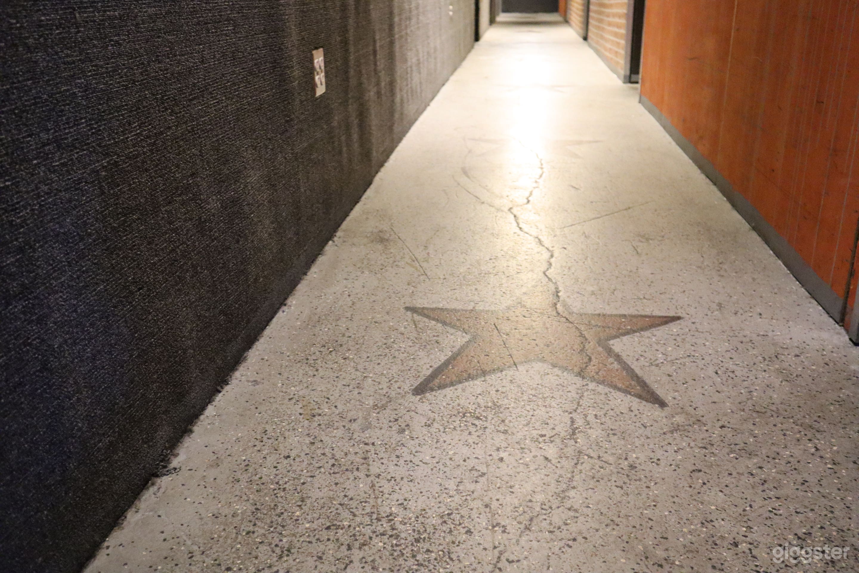 Huge Rehearsal Space Photo 3